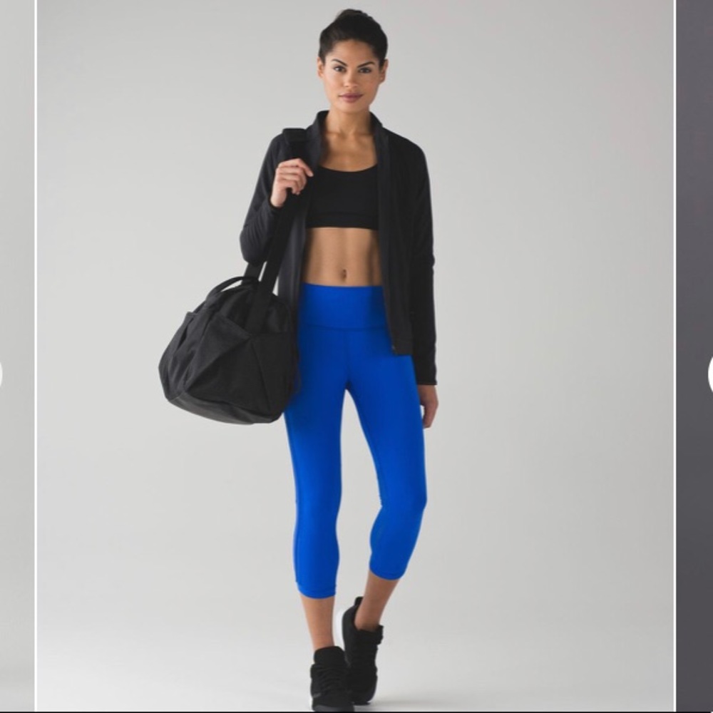 Lululemon Hit 21’ Crop
